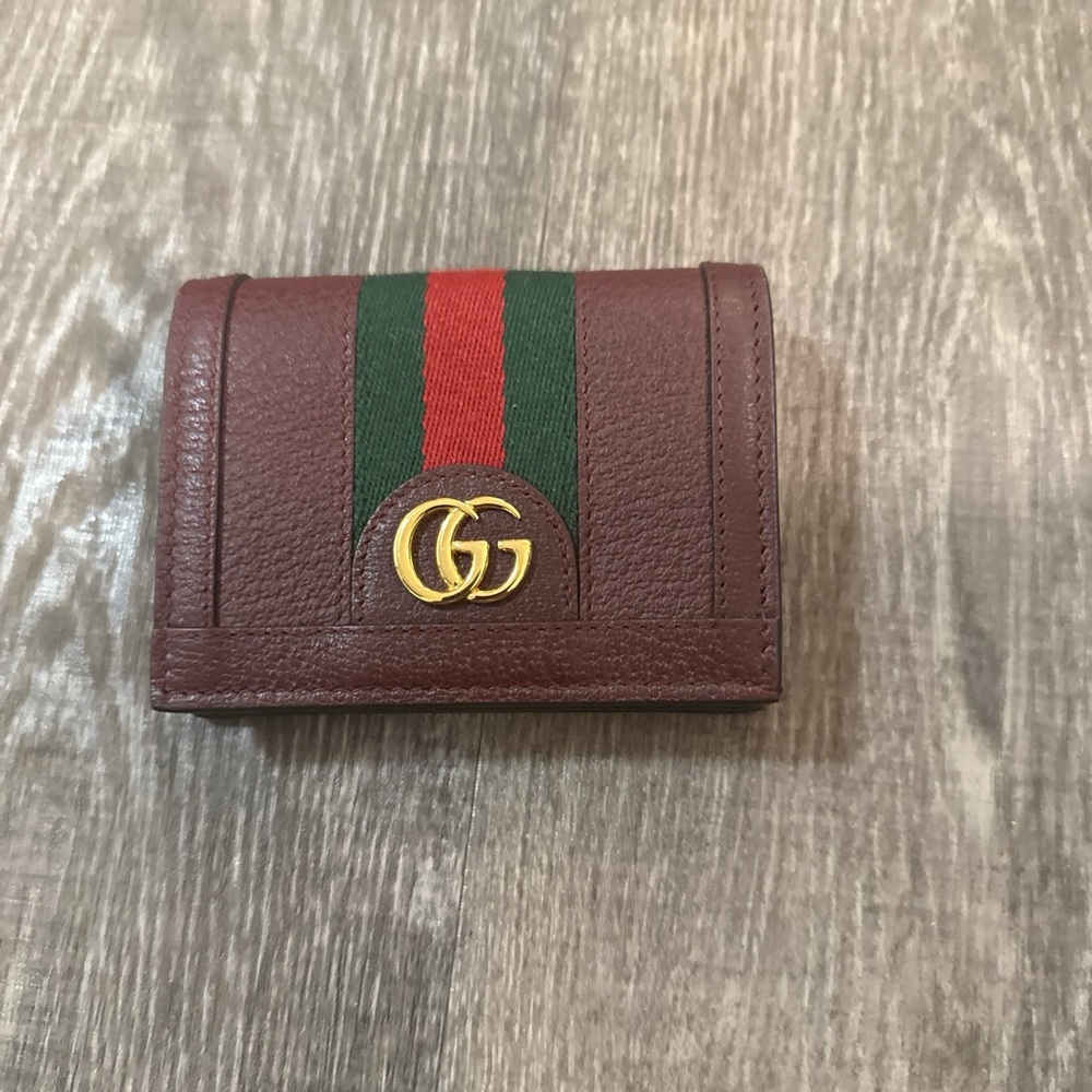 Gucci Leather Wallet with Gold Logo and Stripe